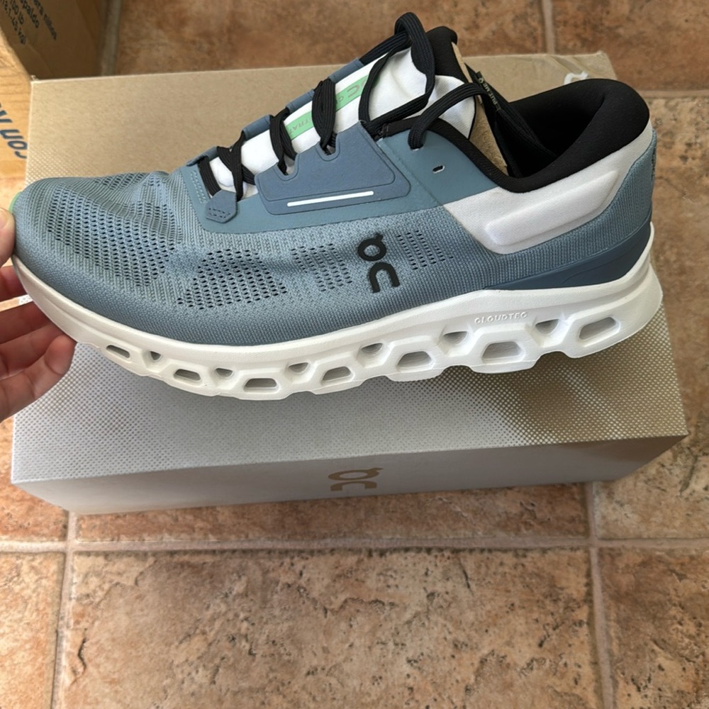 NIB On Cloud Sneakers